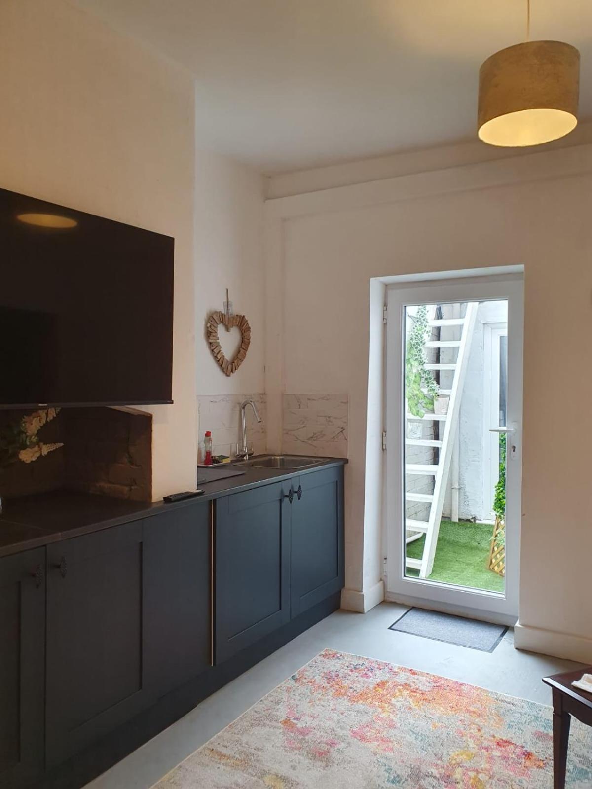 Planet 9 Apartment Warrington  Ngoại thất bức ảnh